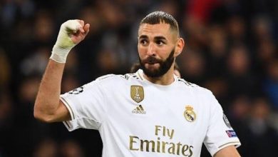 صورة بنزيما يخاطر بنفسه وقرار مصيري من مدرب ريال مدريد 