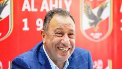 صورة صورة.. الخطيب يفاجئ اللاعبين في مقر إقامة الأهلي بالإمارات