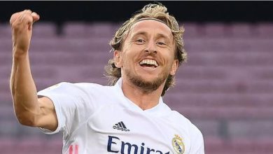 صورة ريال مدريد يصدم مودريتش بشأن تمديد تعاقده 