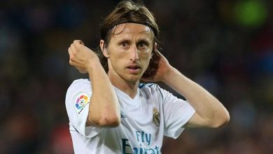 صورة مودريتش يفجر مفاجأة كبرى بشأن مستقبله مع ريال مدريد 