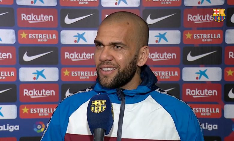 ألفيس يكشف سراً عن لاعب برشلونة