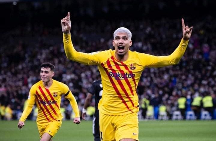 جمهور برشلونة يتلقى خبر سعيد في تمديد عقد النجم الأول للفريق