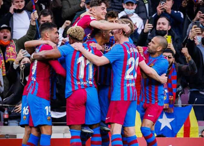 لارسون يفتح النار على برشلونة ويكشف عن فضيحة كبري