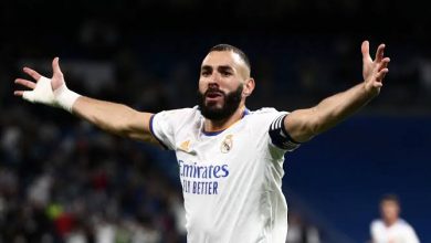 صورة بنزيما يُعلق على ثلاثية ريال مدريد في شباك تشيلسي 