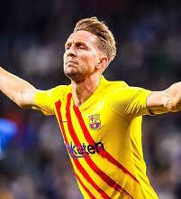 صورة لوك دي يونغ يفاجئ جماهير برشلونة بهذا التصريح