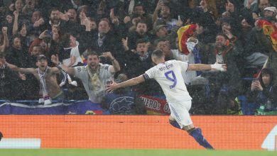صورة سواريز يدافع عن نجم ريال مدريد
