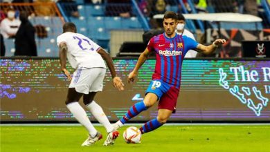 صورة صحفي برشلوني يفجر مفاجأة للجمهور بشأن الميركاتو الصيفي