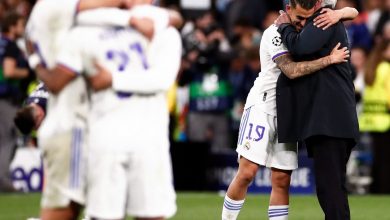 صورة أنشيلوتي يتفاجئ من قرار لاعبي ريال مدريد