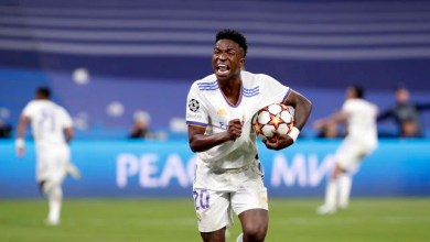 صورة ريال مدريد يُكافي نجم الفريق