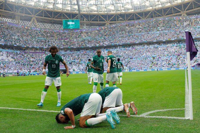 عاجل .. إصابة مروعة للاعب السعودية في كأس العالم 