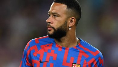 صورة ممفيس ديباي يضع برشلونة في أزمة 