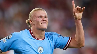 صورة والد هالاند يحسم موقف اللاعب من الانتقال إلى ريال مدريد 