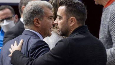 صورة صراع قوي بين تشافي ولابورتا بسبب نجم برشلونة 