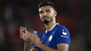 صورة مفاجأة لـ الأهلي.. حلم المارد الأحمر ينتقل إلى عملاق الدوري الإنجليزي