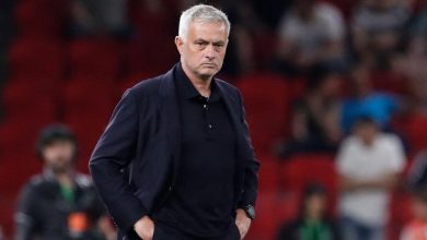 صورة بفرمان من مورينيو.. روما يراقب نجم برشلونة