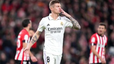 صورة توني كروس يفاجئ جمهور ريال مدريد 
