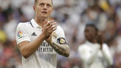 صورة توني كروس يراوغ ريال مدريد وبيريز بشأن مستقبله 