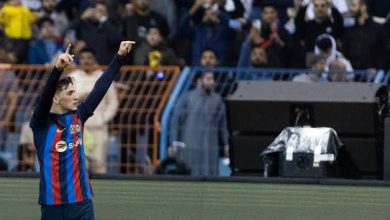 صورة برشلونة يمزق ريال مدريد بثلاثية ويتوج بالسوبر الإسباني