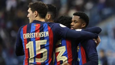 صورة جمهور برشلونة غاضب من هذا اللاعب 