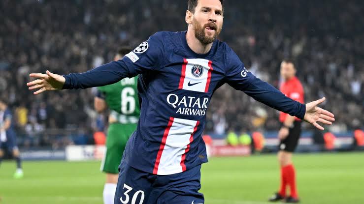 صورة هل ينتقل ميسي إلى برشلونة بعد اجتماع والده مع لابورتا؟ 