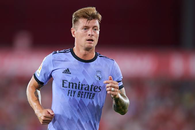 صورة توني كروس يضع ريال مدريد في ورطة قبل مواجهة ليفربول 