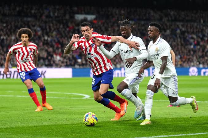 صورة أتلتيكو يفتح النار على الحكام بسبب ريال مدريد في بيان رسمي 