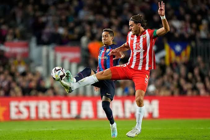 صورة برشلونة يصدم ألميريا قبل لقاء الفريقين 