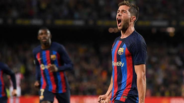 صورة موقف روبيرتو من تمديد تعاقده مع برشلونة 
