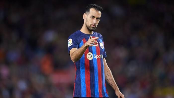 صورة أسباب تدفع بوسكيتس للرحيل عن برشلونة فى الصيف 