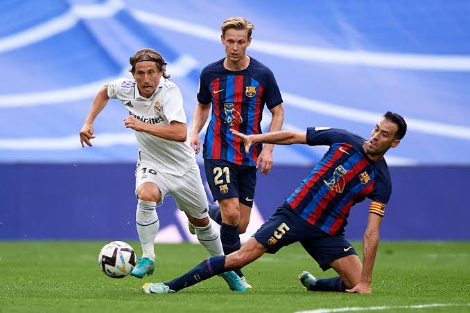 صورة ريال مدريد يقرب لوكا مودريتش من الرحيل 