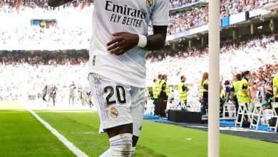 صورة مدرب برشلونة يُفاجئ نجم ريال مدريد بتصريح ناري 