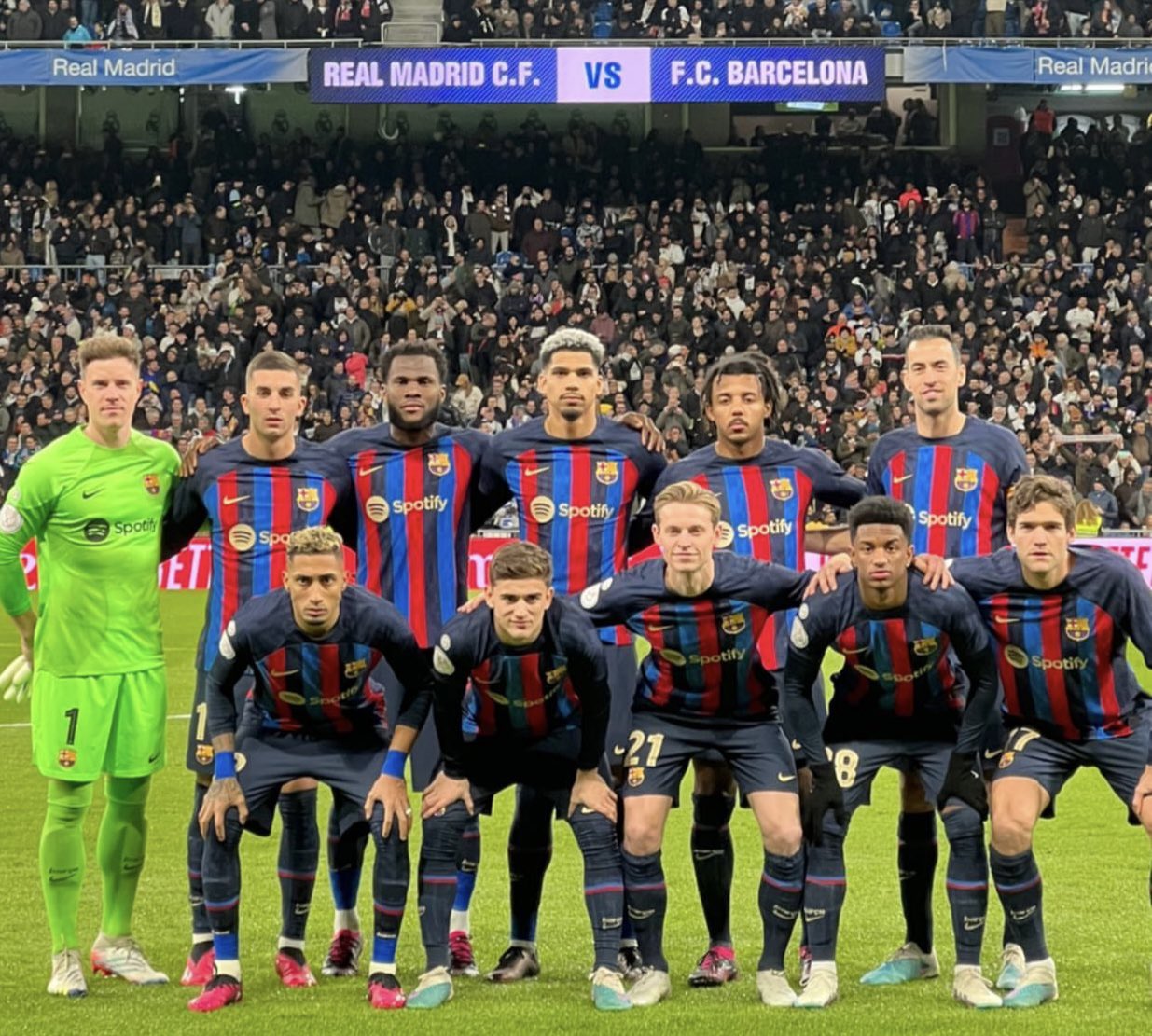 صورة برشلونة يجدد لنجم البارسا