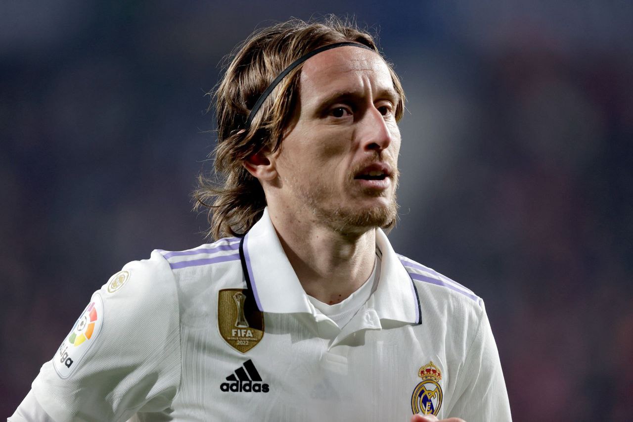 صورة ريال مدريد يطالب مودريتش بالإعتزال الدولي.. سبب غريب 