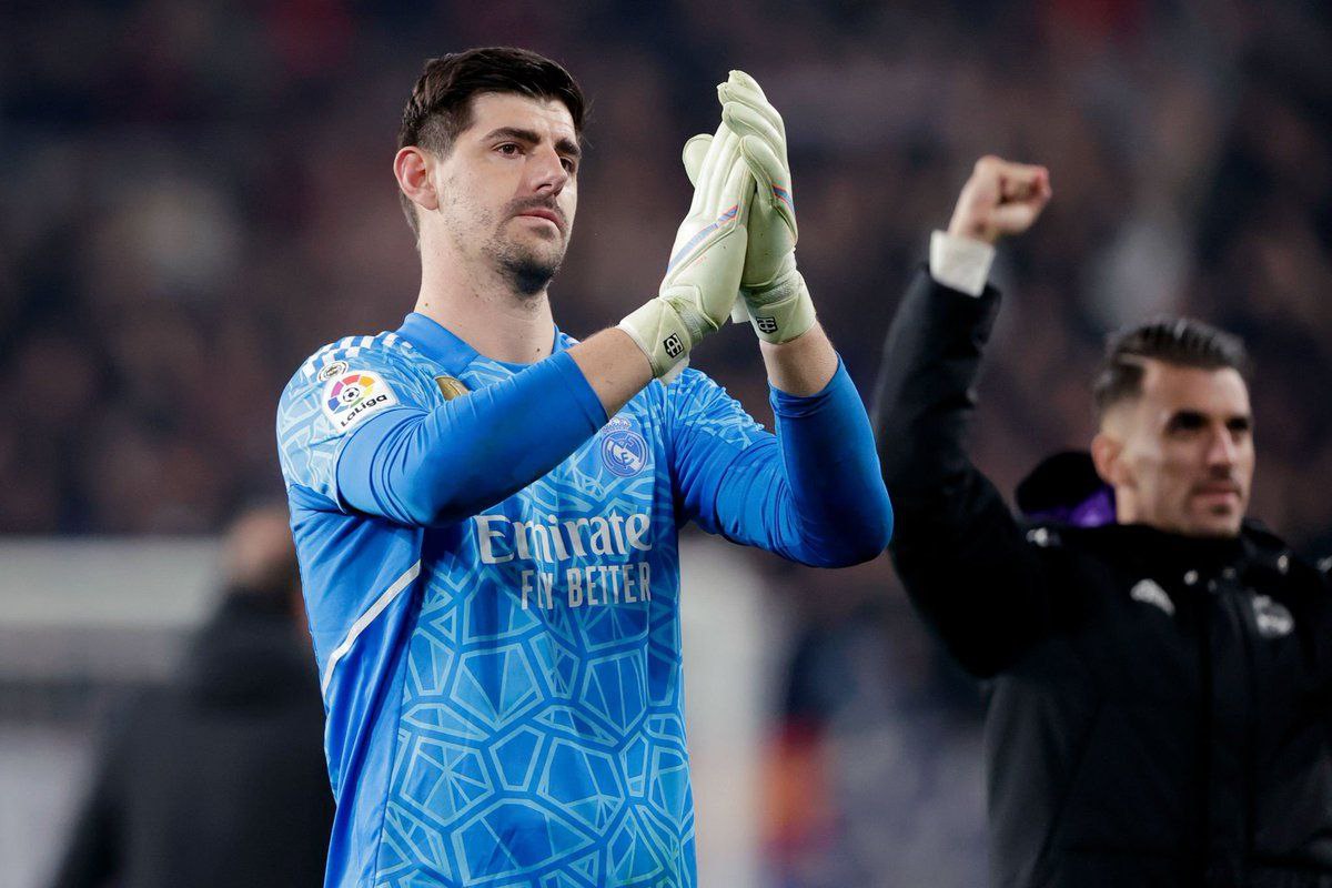 صورة كورتوا يشكر جمهور ريال مدريد