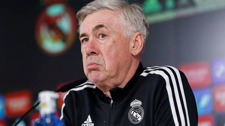 صورة هل تنقلب غرفة ملابس ريال مدريد على أنشيلوتي؟