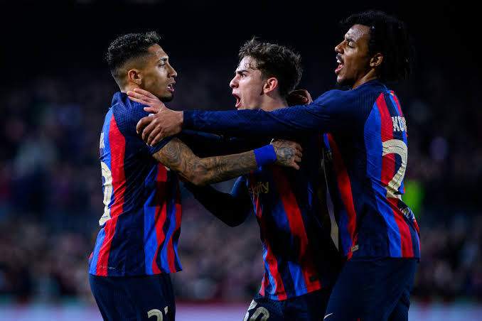 صورة برشلونة يحدد قائمة الرحلين بعد أزمة رابطة الليجا الإسبانية 