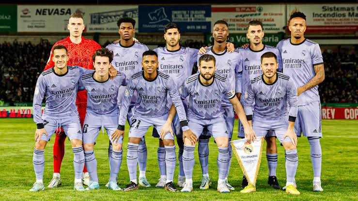 صورة ريال مدريد يتمسك بهذا اللاعب .. وشكوك حول بقاء ثلاثي الفريق