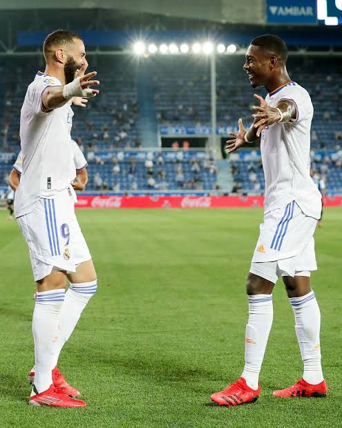 صورة قبل معركة الكلاسيكو.. بنزيما وألابا يغيبان عن تدريبات ريال مدريد 