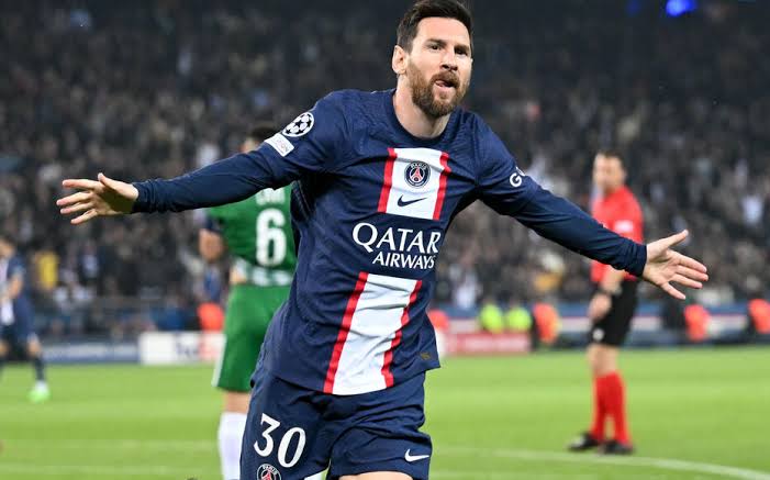 صورة مدرب باريس سان جيرمان يُعلق على قرار جماهير الفريق ضد ميسي