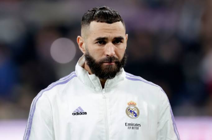 صورة موقف بنزيما من مباراة برشلونة 