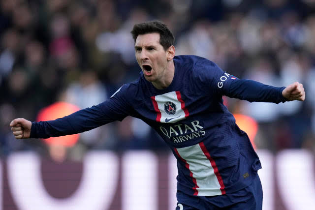 صورة صحفي مدريدي يفتح النار على ميسي 