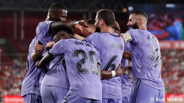 صورة بنزيما يُزين تشكيل ريال مدريد المتوقع لمواجهة ألميريا في الدوري الإسباني 