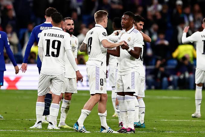 صورة بنزيما يُزين تشكيل ريال مدريد المتوقع لمواجهة تشيلسي في دوري أبطال أوروبا 