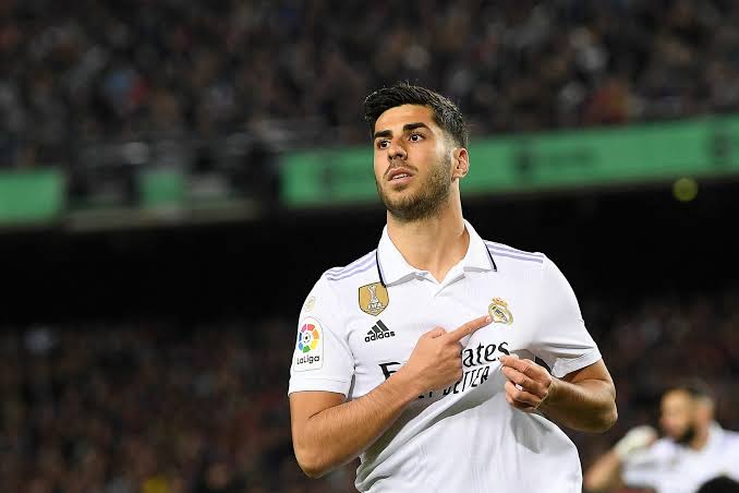 صورة أسينسيو يصدم ريال مدريد قبل مباراة برشلونة 