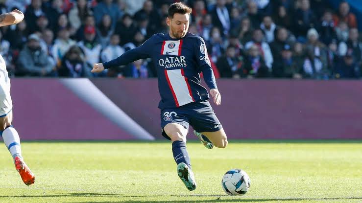 صورة عاجل.. برشلونة يُفاجئ ليونيل ميسي بقرار ناري 