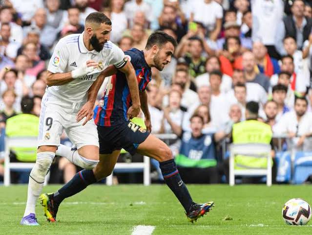 صورة برشلونة يواجه ريال مدريد في كلاسيكو حاسم للتأهل لنهائي كأس ملك إسبانيا 