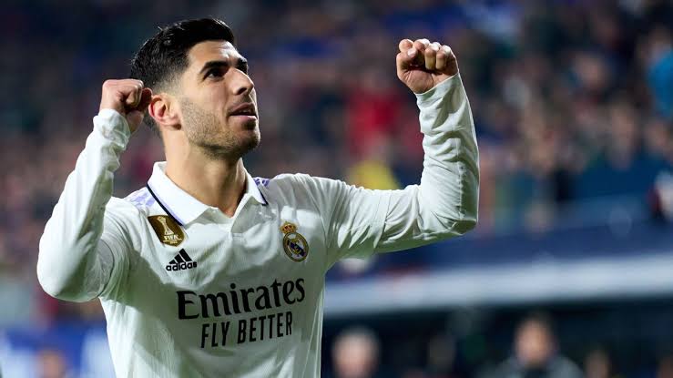 صورة أول إجراء من ريال مدريد مع أسينسيو 