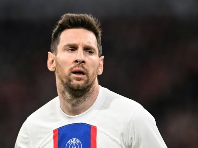 صورة عاجل.. ميسي يُفاجئ تشافي بشأن عودته إلى برشلونة 