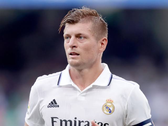 صورة توني كروس يُفاجئ ريال مدريد عقب مباراة تشيلسي 