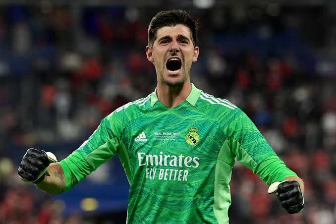 صورة ريال مدريد يهدد كورتوا بسبب برشلونة.. تصرف غربب 